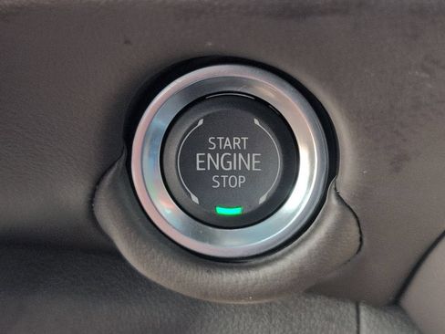 Used 2025 Chevrolet Tahoe LS AWD/4WD image 24