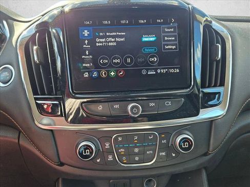 Used 2021 Chevrolet Traverse LT FWD image 13