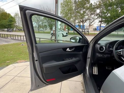 Used 2023 Kia Forte GT-Line image 35