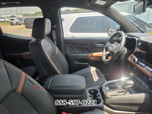 Used 2024 GMC Canyon AT4 AWD/4WD image 9