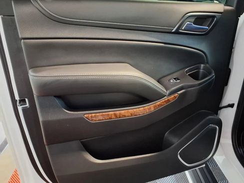 Used 2020 Chevrolet Suburban Premier w/ Premier Plus Edition image 18