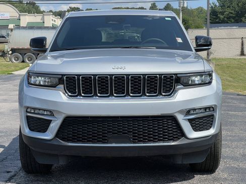Used 2025 Jeep Grand Cherokee Limited AWD/4WD image 45