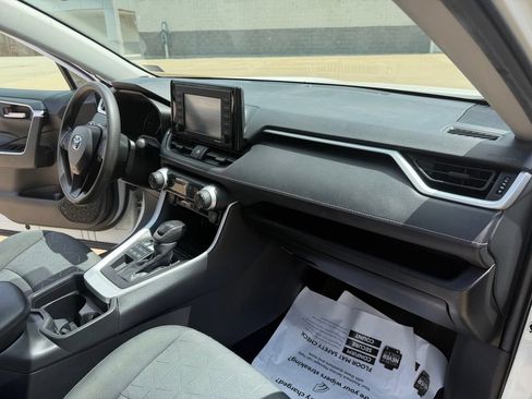 Certified 2021 Toyota RAV4 XLE w/ Convenience Package AWD/4WD image 37