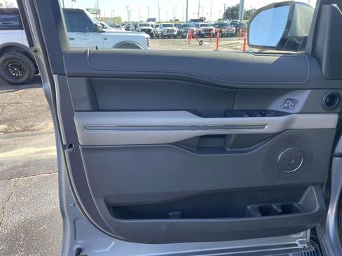 Used 2021 Ford Expedition Max XLT image 15