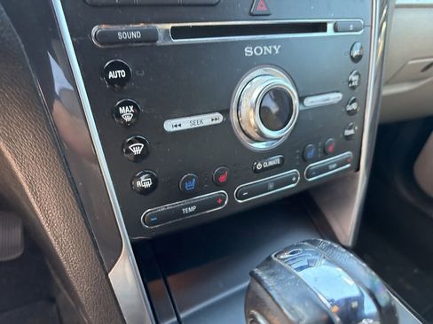 Used 2018 Ford Explorer Limited w/ Equipment Group 301A image 12