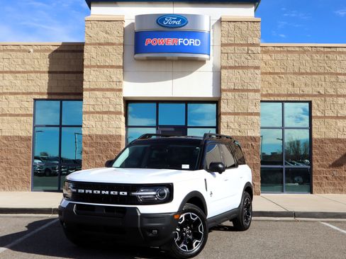 Used 2025 Ford Bronco Sport Outer Banks w/ Outer Banks Tech Package+ image 2