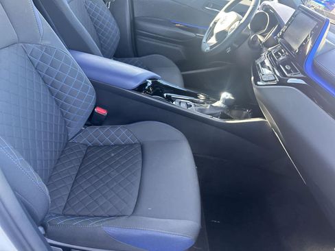 Used 2021 Toyota C-HR XLE image 15