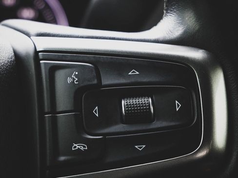 Used 2020 Chevrolet Silverado 1500 LT w/ Texas Edition image 13