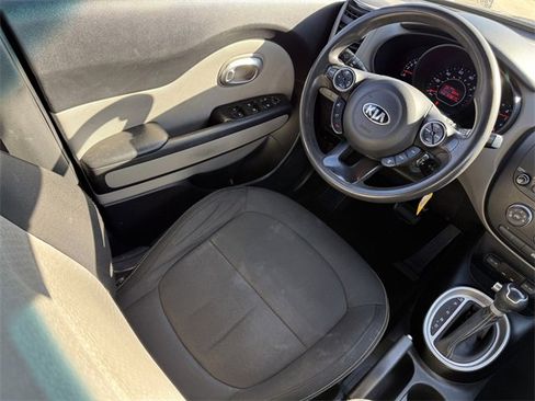 Used 2014 Kia Soul + image 12