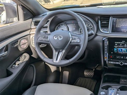 Certified 2025 INFINITI QX55 Essential image 15