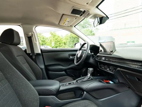 Used 2025 Honda HR-V LX image 11