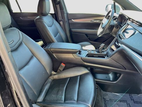 Used 2025 Cadillac XT6 Luxury AWD/4WD image 30