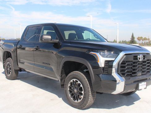 New 2026 Toyota Tundra SR5 w/ TRD Off-Road Package AWD/4WD image 2