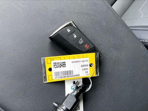 Used 2024 Lexus GX 550 w/ Accessory Package (Z1) AWD/4WD image 15