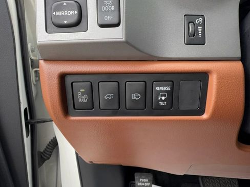 Used 2014 Toyota Sequoia Platinum image 18