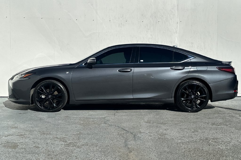 Used 2024 Lexus ES 300h F Sport w/ Accessory Package (Z2) FWD image 6
