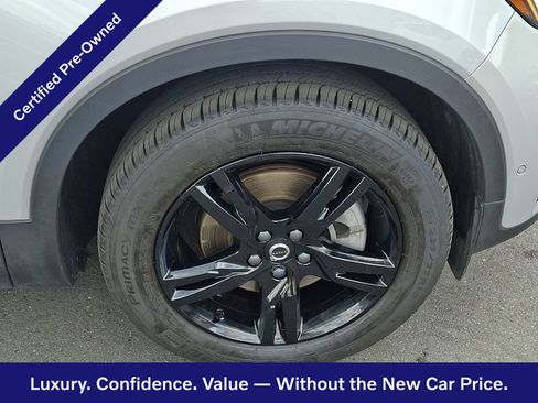 Certified 2023 Volvo XC40 B5 Plus AWD/4WD image 9
