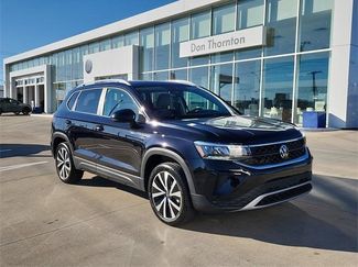 Certified 2024 Volkswagen Taos SE video 1