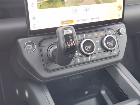 New 2026 Land Rover Defender 110 X-Dynamic SE AWD/4WD image 19