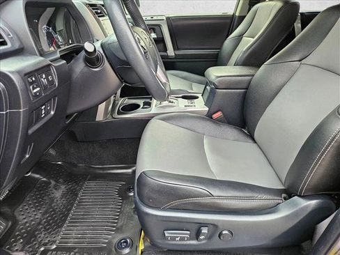 Used 2022 Toyota 4Runner SR5 Premium w/ Moonroof Package RWD image 16