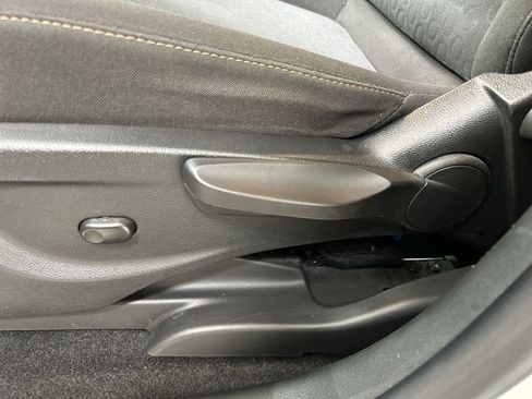 Used 2021 Chevrolet Trax LS w/ Tint and Cruise Package image 10