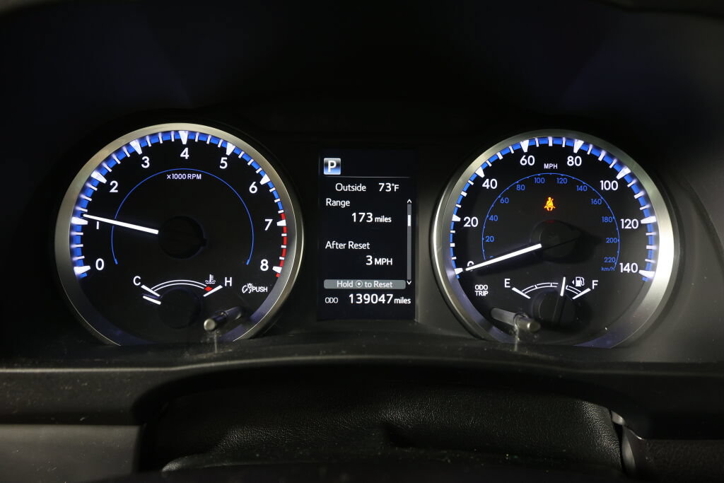 Used 2017 Toyota Highlander LE AWD/4WD image 29