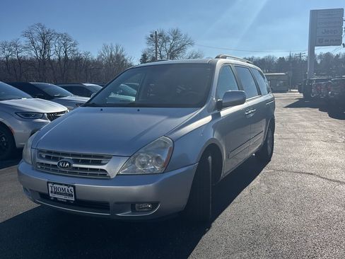 Used 2010 Kia Sedona EX w/ Luxury Pkg image 2