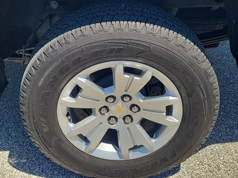 Used 2020 Chevrolet Colorado LT w/ LT Convenience Package RWD image 8