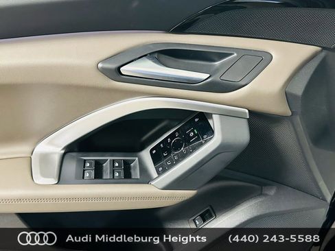 Certified 2025 Audi Q5 Premium w/ Convenience Package image 24