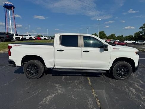 Used 2022 Chevrolet Silverado 1500 LT Trail Boss w/ Bed Protection Package AWD/4WD image 2