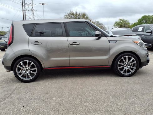 Used 2018 Kia Soul ! image 25
