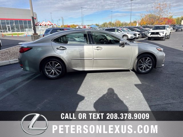 Used 2016 Lexus ES 300h w/ Luxury Package w/Wood Trim FWD image 7