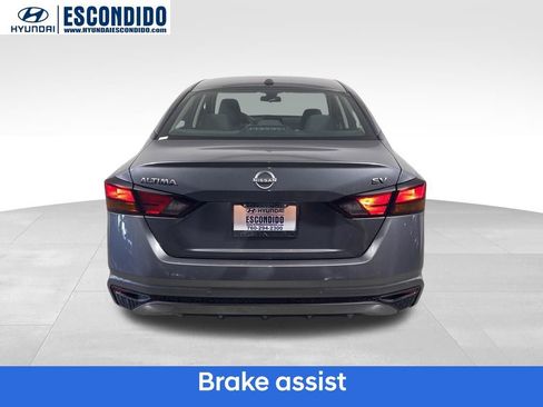 Used 2024 Nissan Altima 2.5 SV image 4