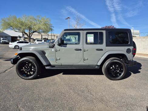 Used 2023 Jeep Wrangler Unlimited Sahara w/ Cold Weather Group image 4