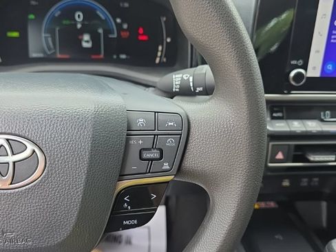 Used 2025 Toyota Camry LE FWD image 22