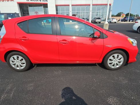 Used 2014 Toyota Prius C Two FWD image 2