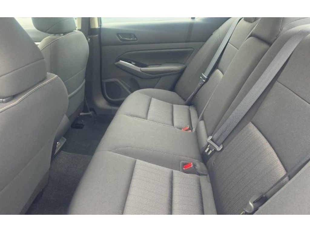 Used 2023 Nissan Altima 2.5 SV w/ SV Premium Package FWD image 8