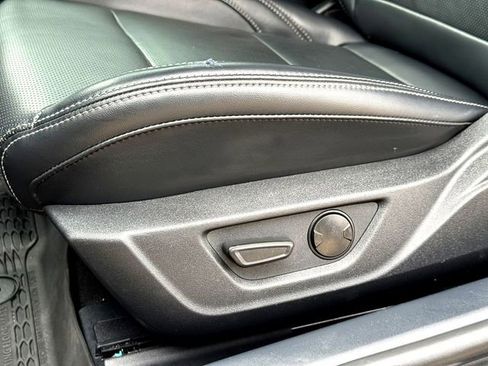 Used 2024 Ford Mustang GT Premium image 11