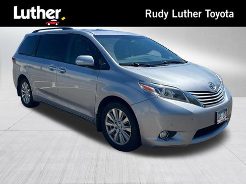 Used 2017 Toyota Sienna Limited Premium AWD/4WD image 1