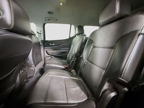 Used 2023 GMC Acadia SLT image 25