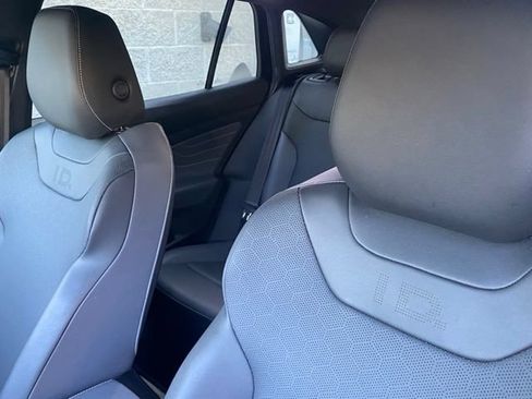Used 2023 Volkswagen ID.4 Pro S RWD image 7