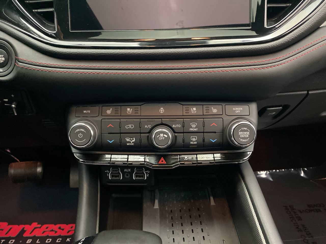 Used 2025 Dodge Durango R/T AWD/4WD image 21