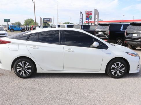 Used 2017 Toyota Prius Prime FWD image 8