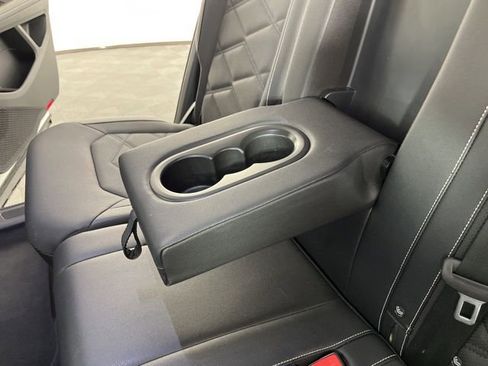 Used 2025 Volkswagen Atlas SE image 41