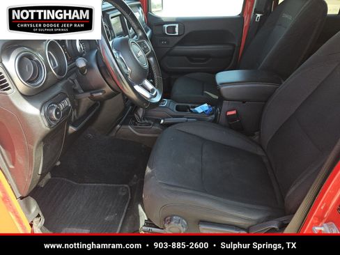 Used 2020 Jeep Wrangler Unlimited Sahara image 23