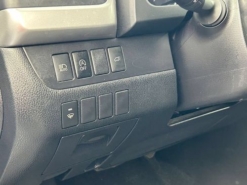 Used 2019 Toyota Highlander Plus FWD image 44