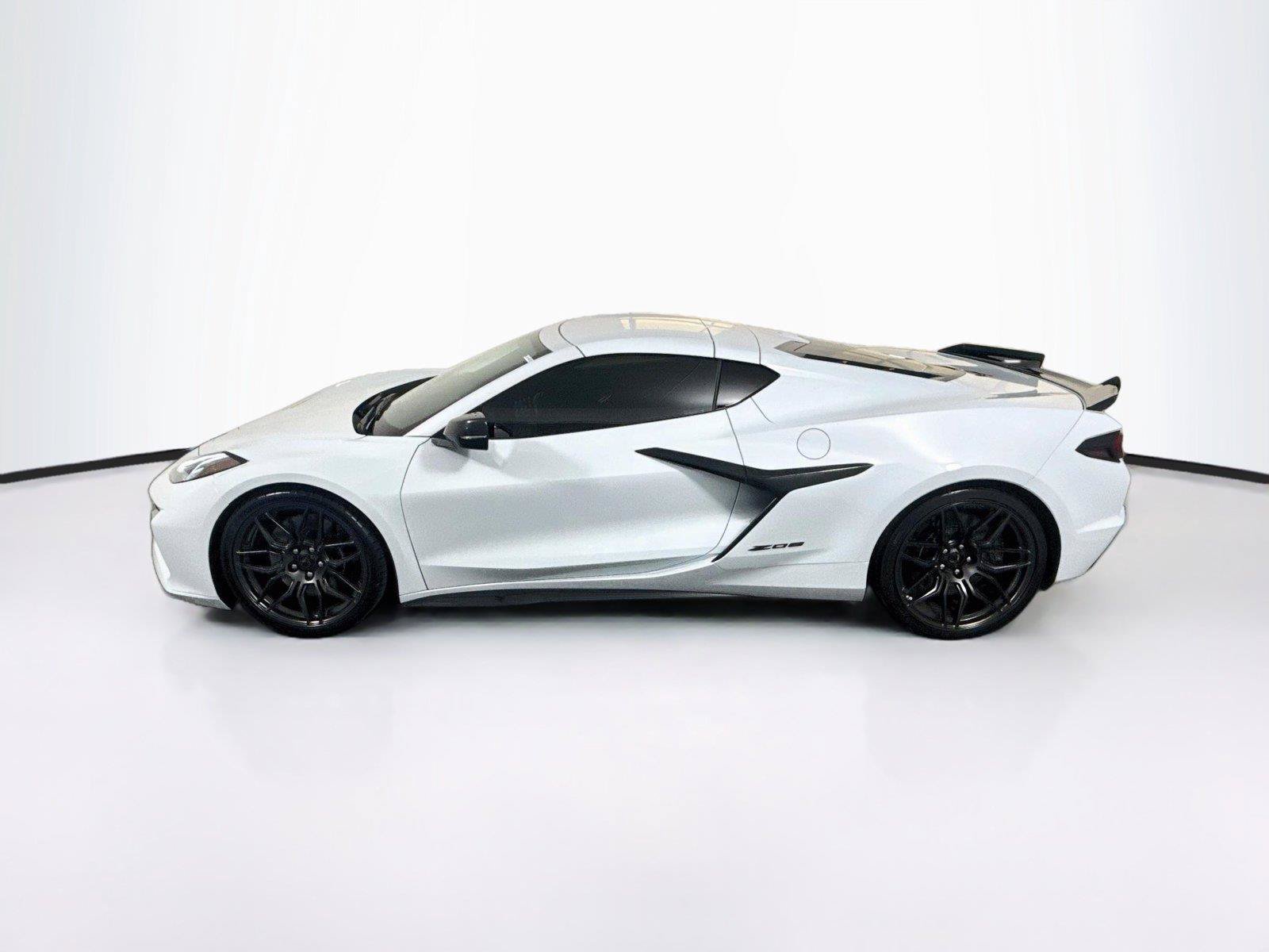 Used 2023 Chevrolet Corvette Z06 w/ Stealth Interior Trim Package RWD image 2
