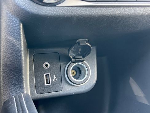Used 2020 Nissan Kicks SR FWD image 29