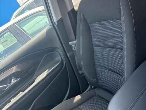 Used 2023 GMC Terrain SLE w/ Driver Convenience Package image 6