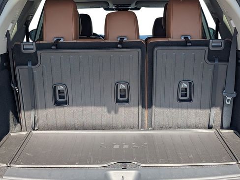 New 2026 Nissan Pathfinder Platinum FWD image 20
